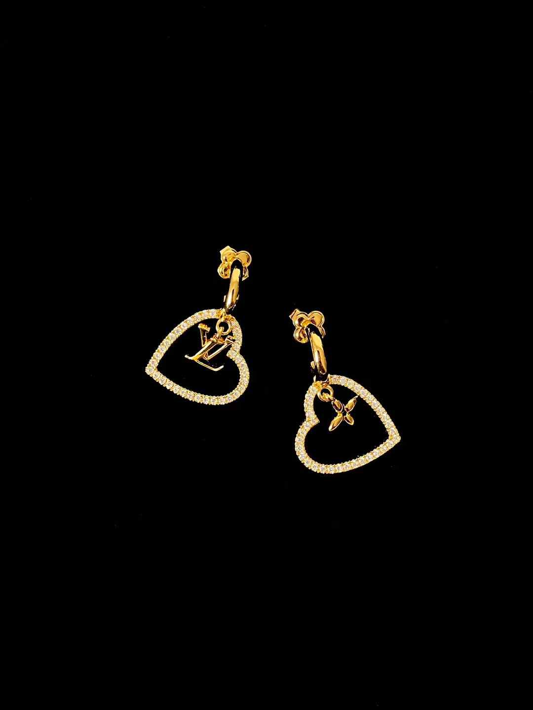 Louis Vuitton Earrings view 3
