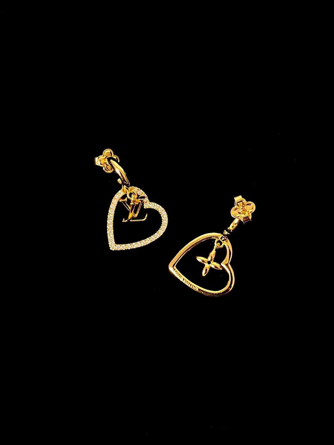 Louis Vuitton Earrings view 4