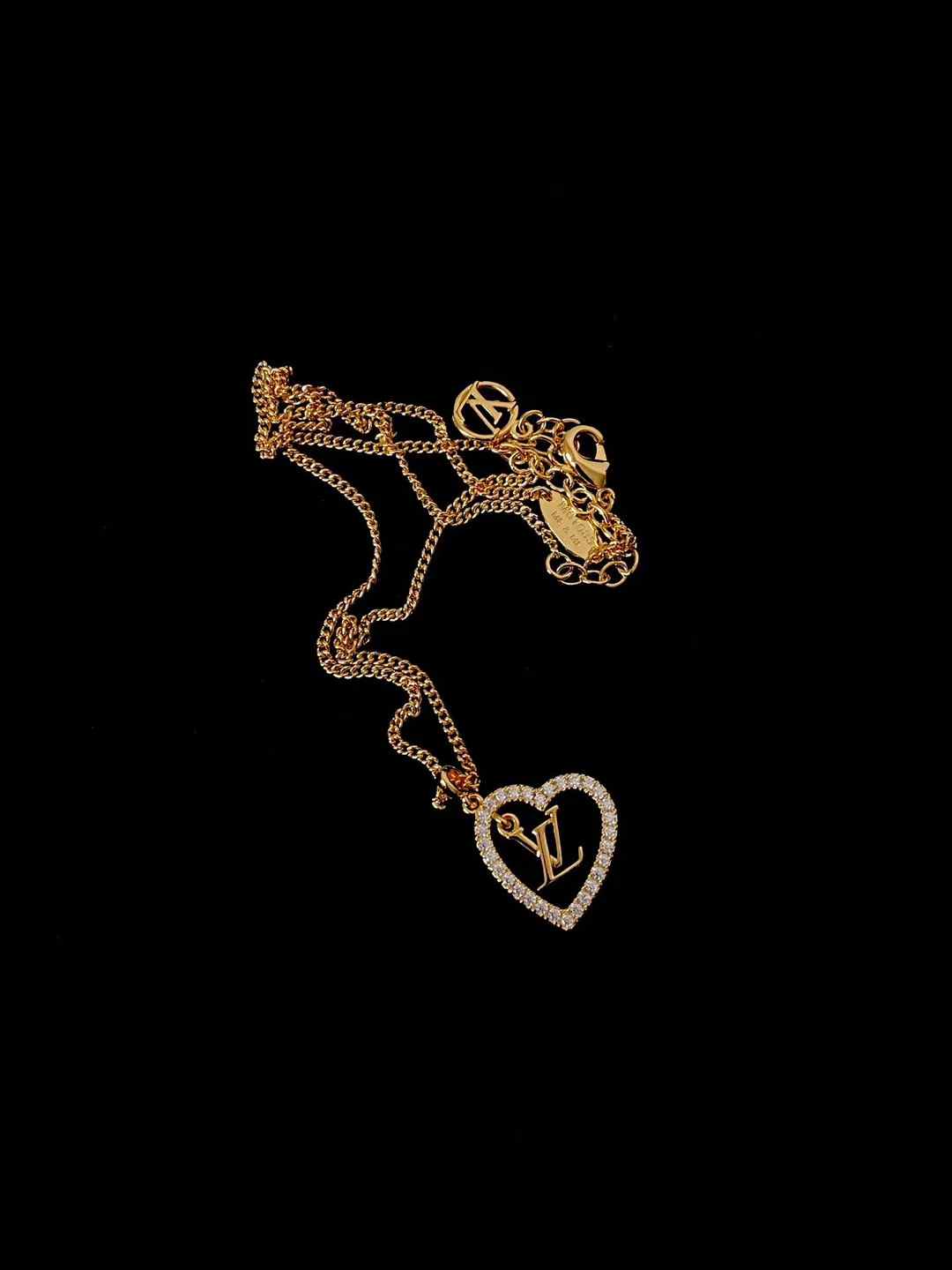 Louis Vuitton Necklace view 3