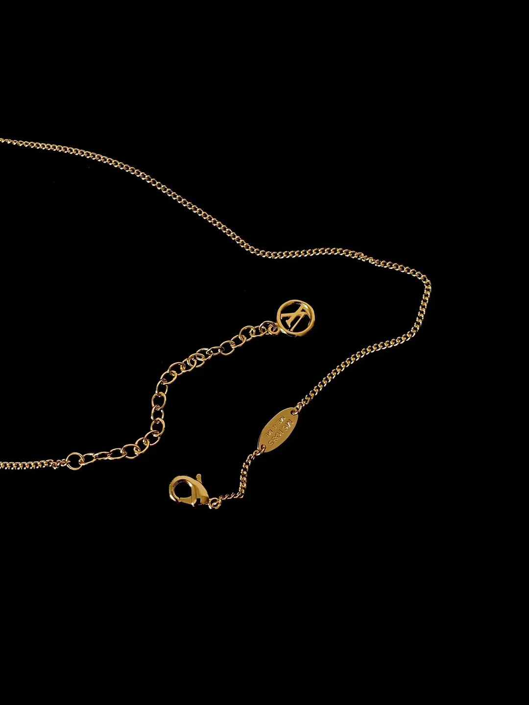 Louis Vuitton Necklace view 6