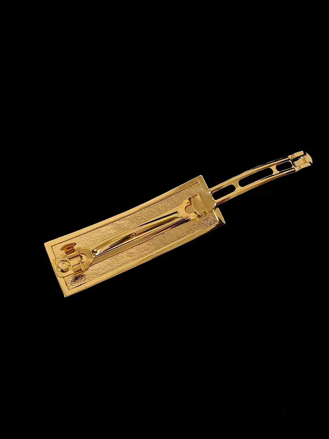 Chanel Hairpin view 4