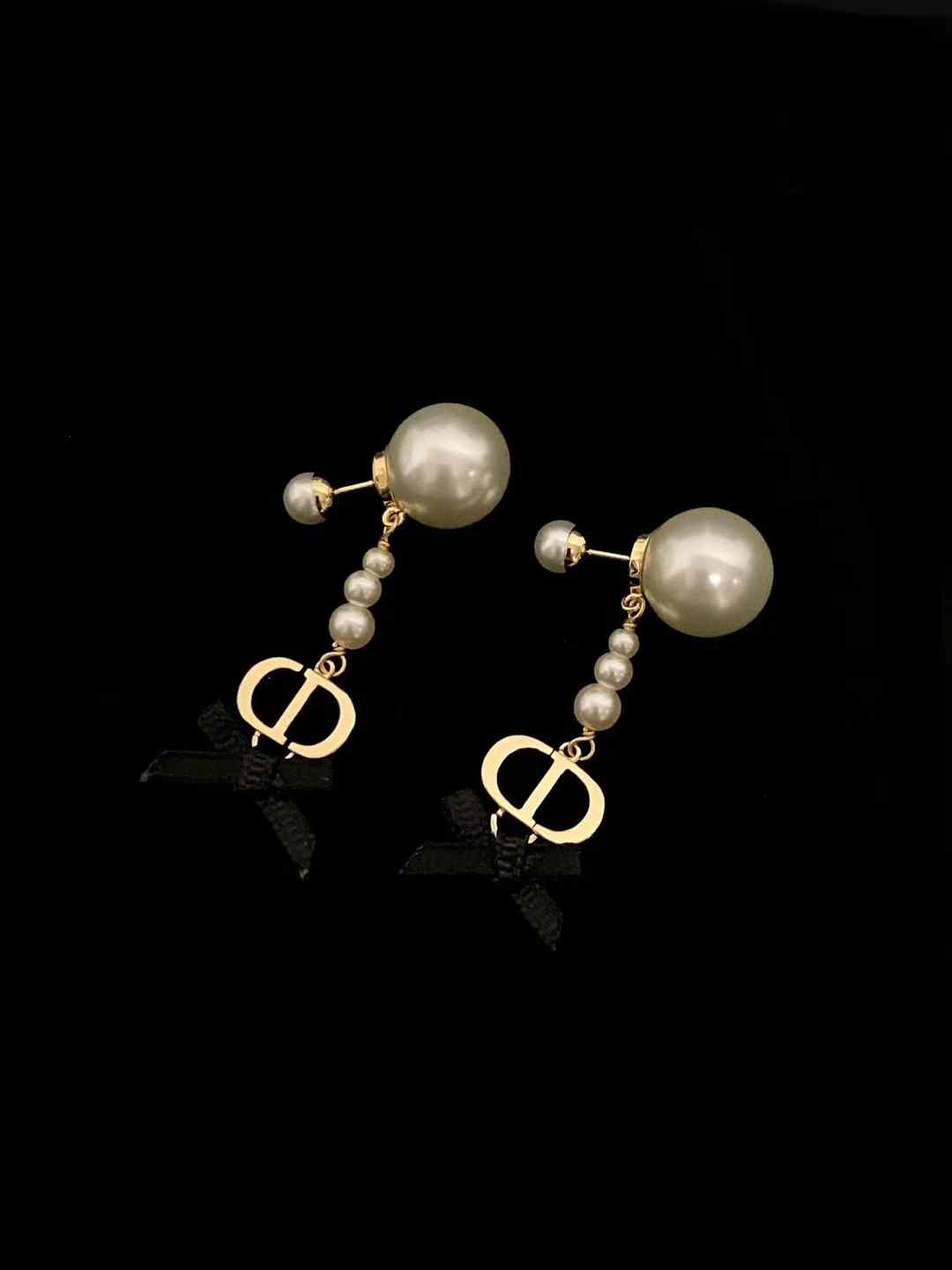 Dior Earrings view 6