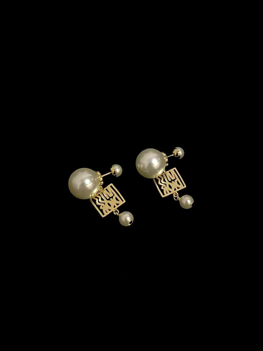 Dior Earrings view 4