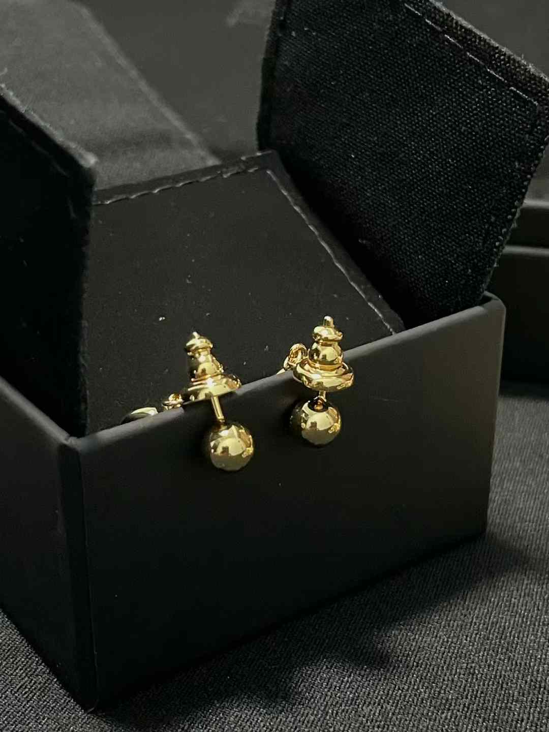 Dior Earrings view 6