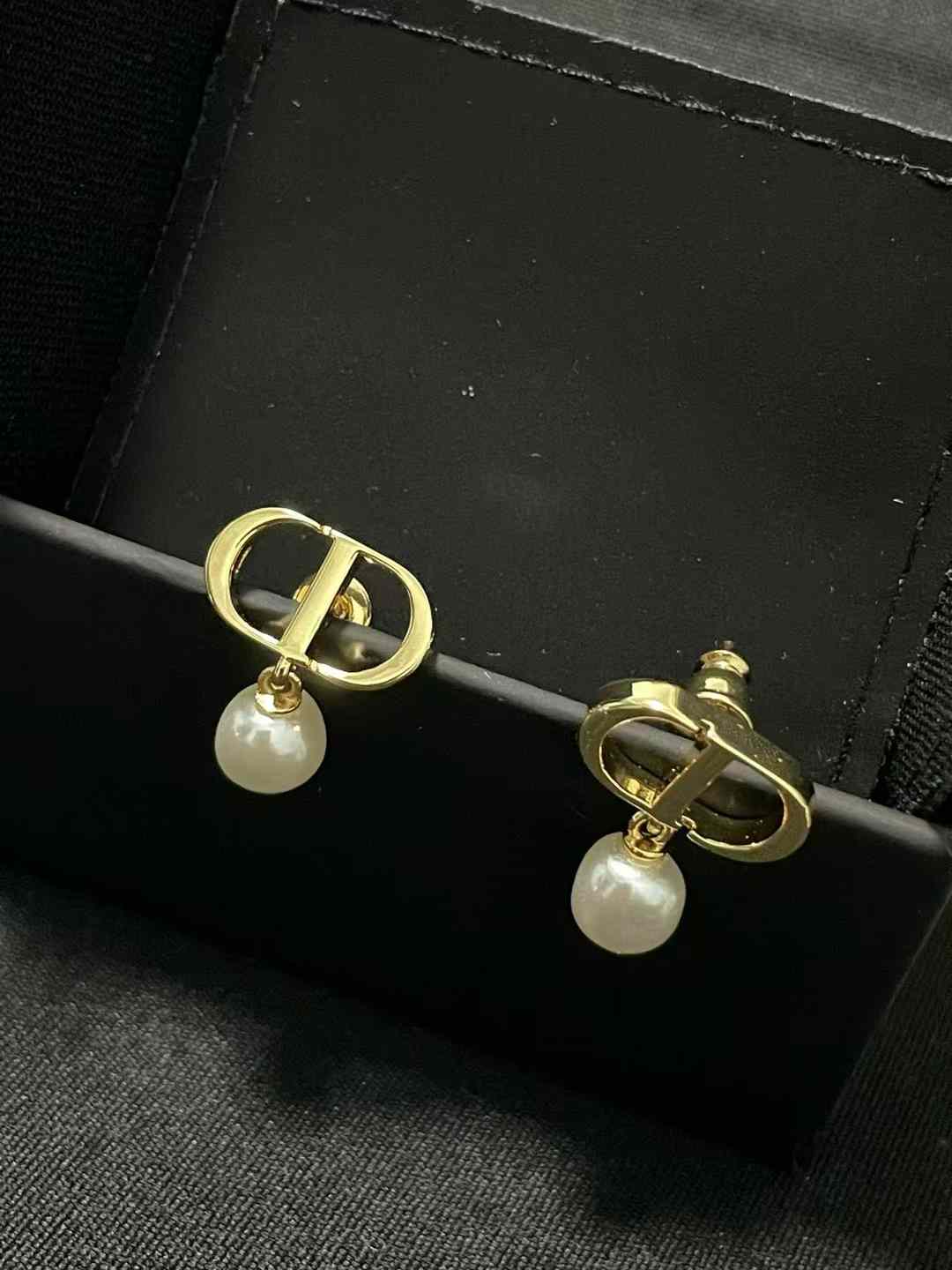 Dior Earrings view 3