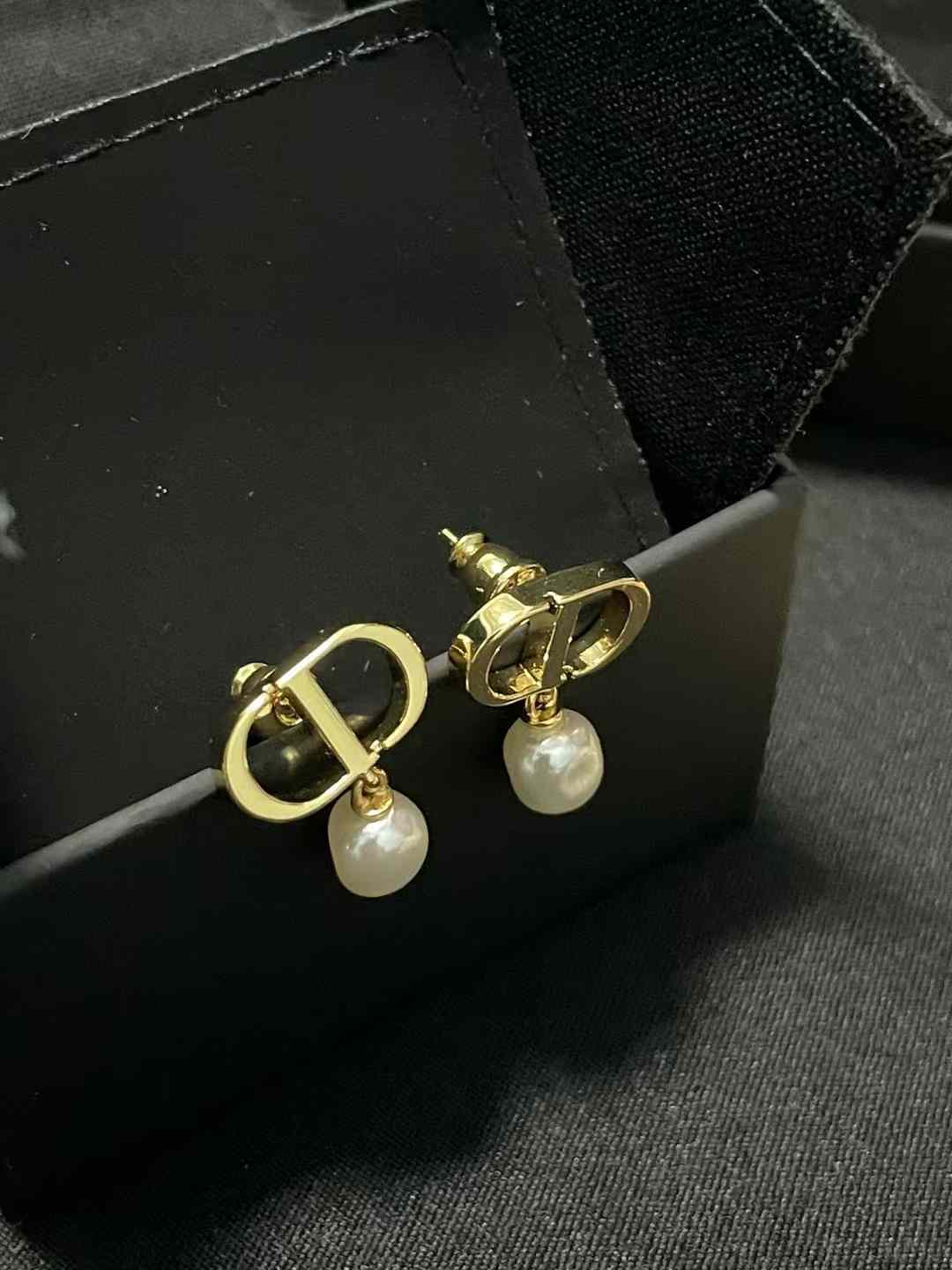 Dior Earrings view 4
