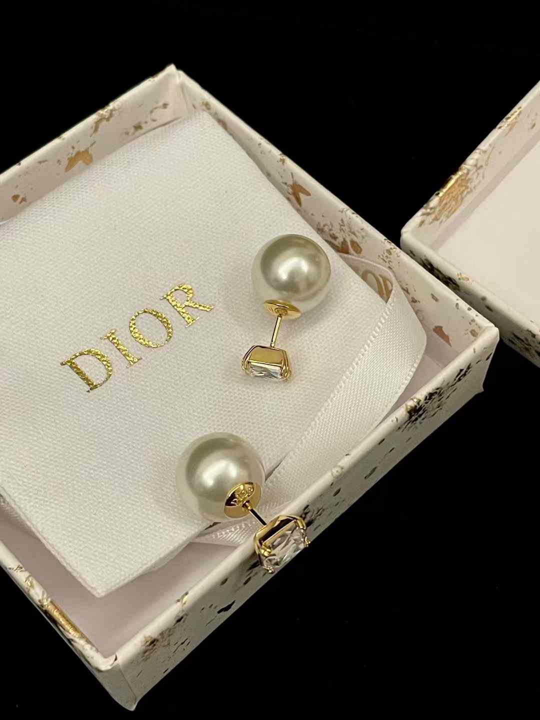 Dior Earrings view 3