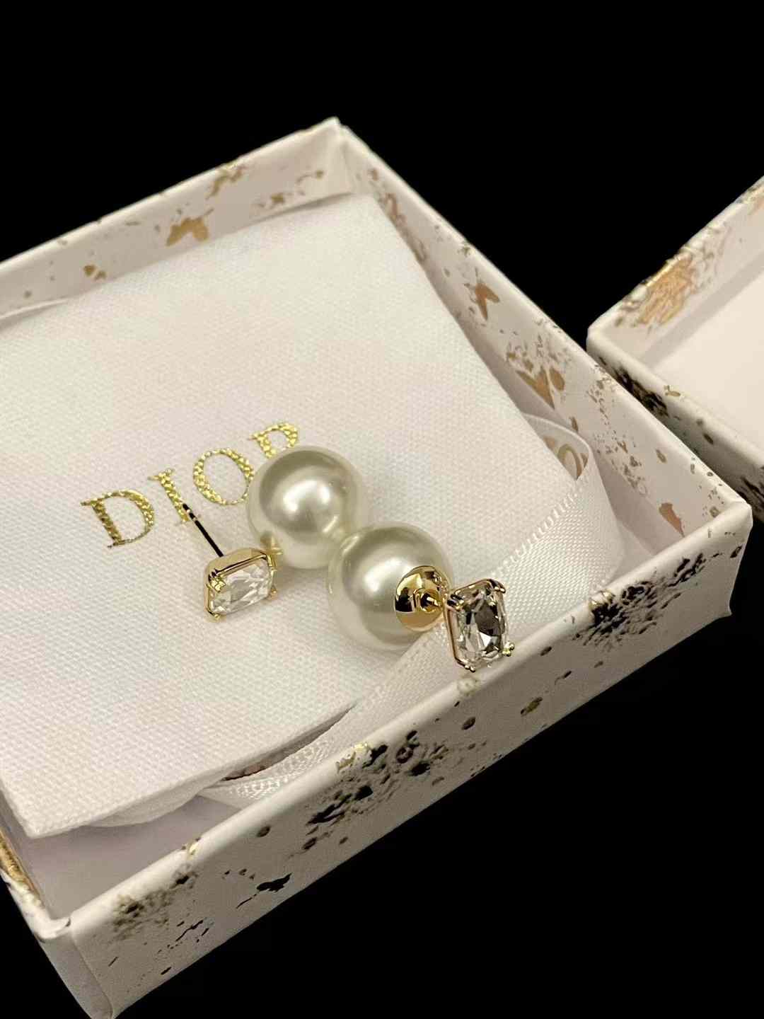 Dior Earrings view 6