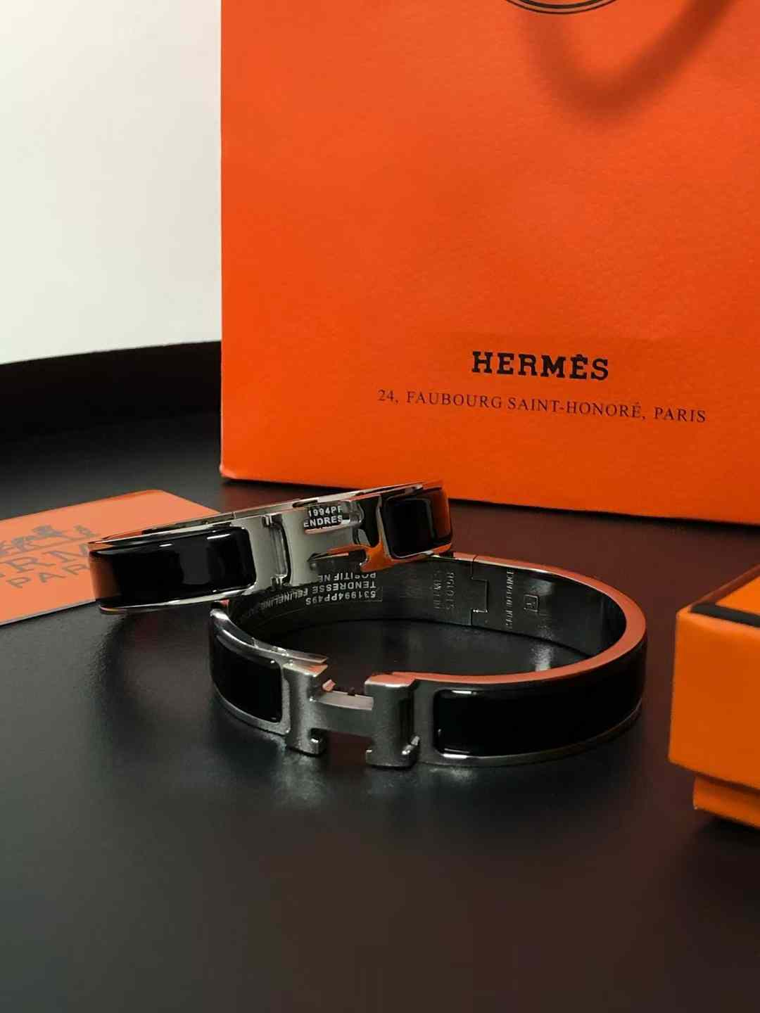 Hermès Bracelet view 2