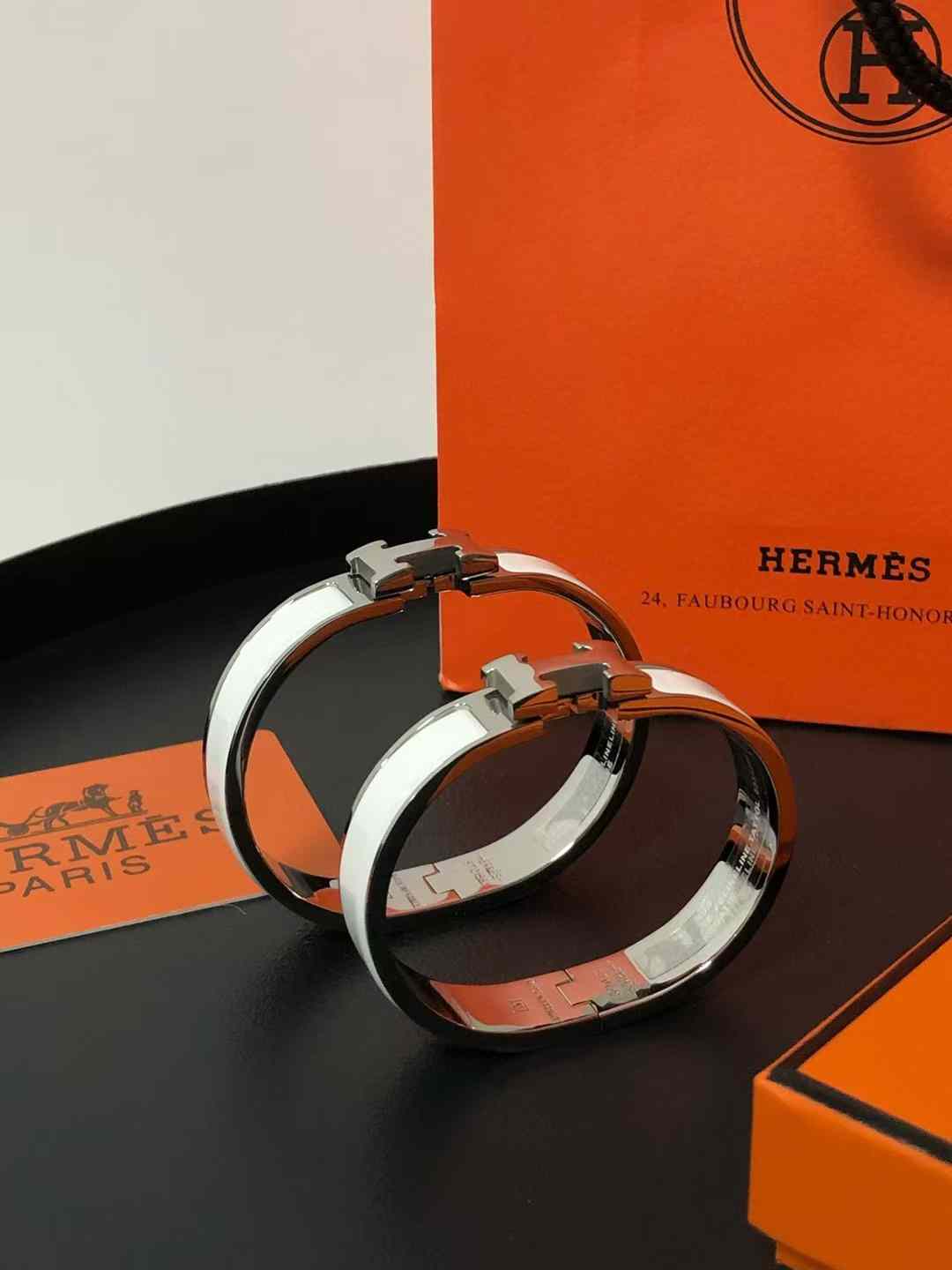 Hermès Bracelet view 3