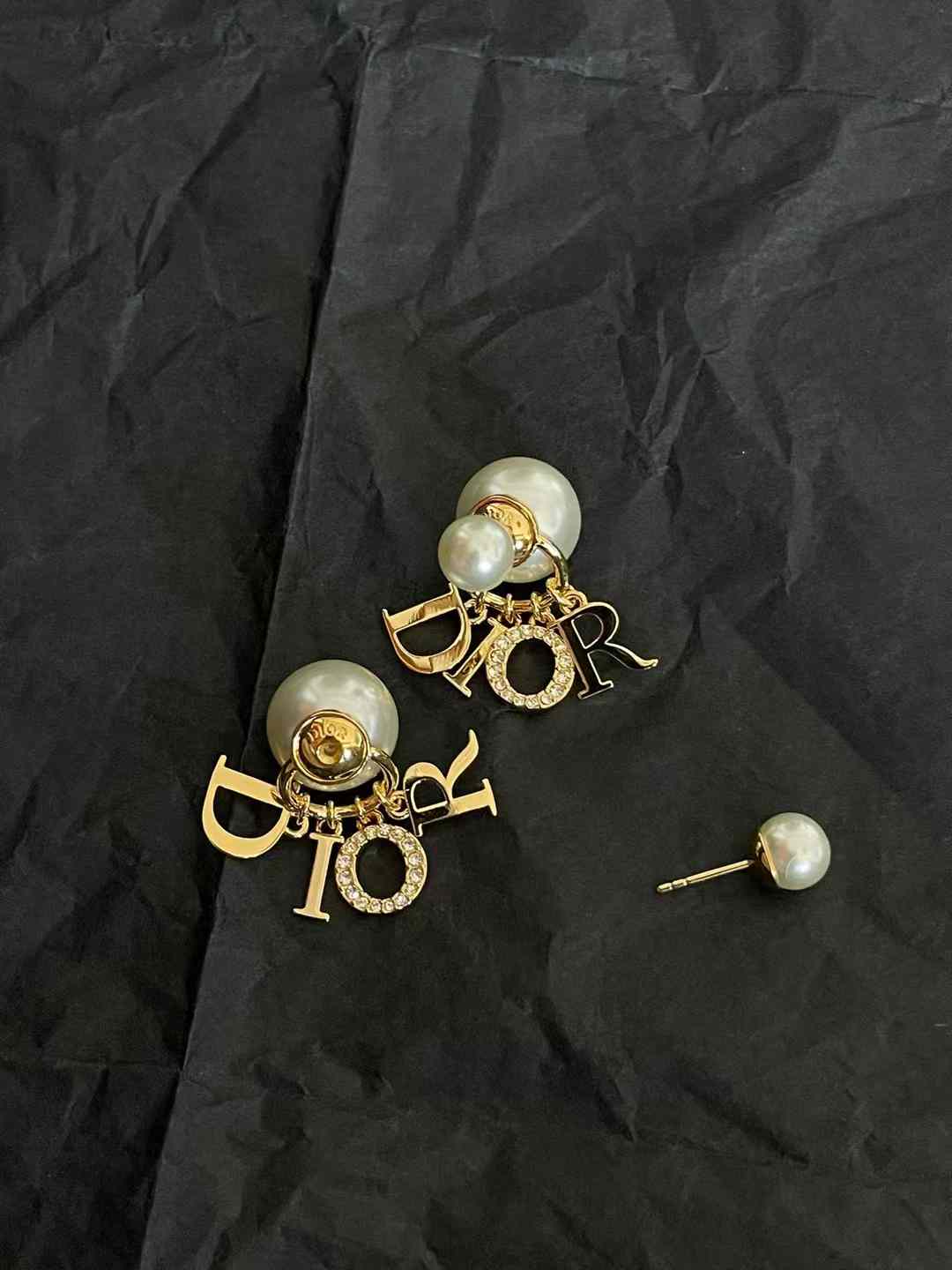 Dior Earrings view 3