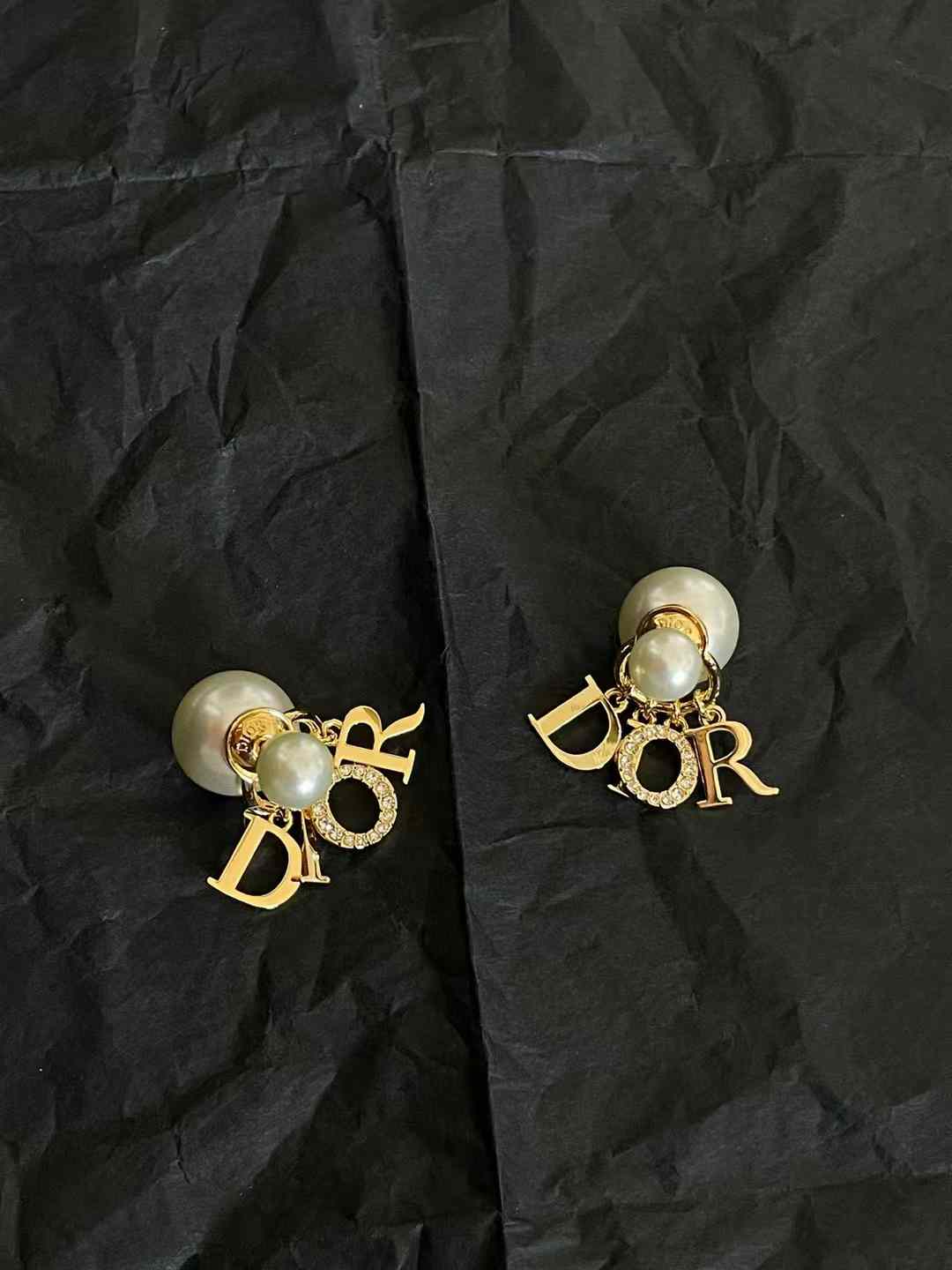 Dior Earrings view 5