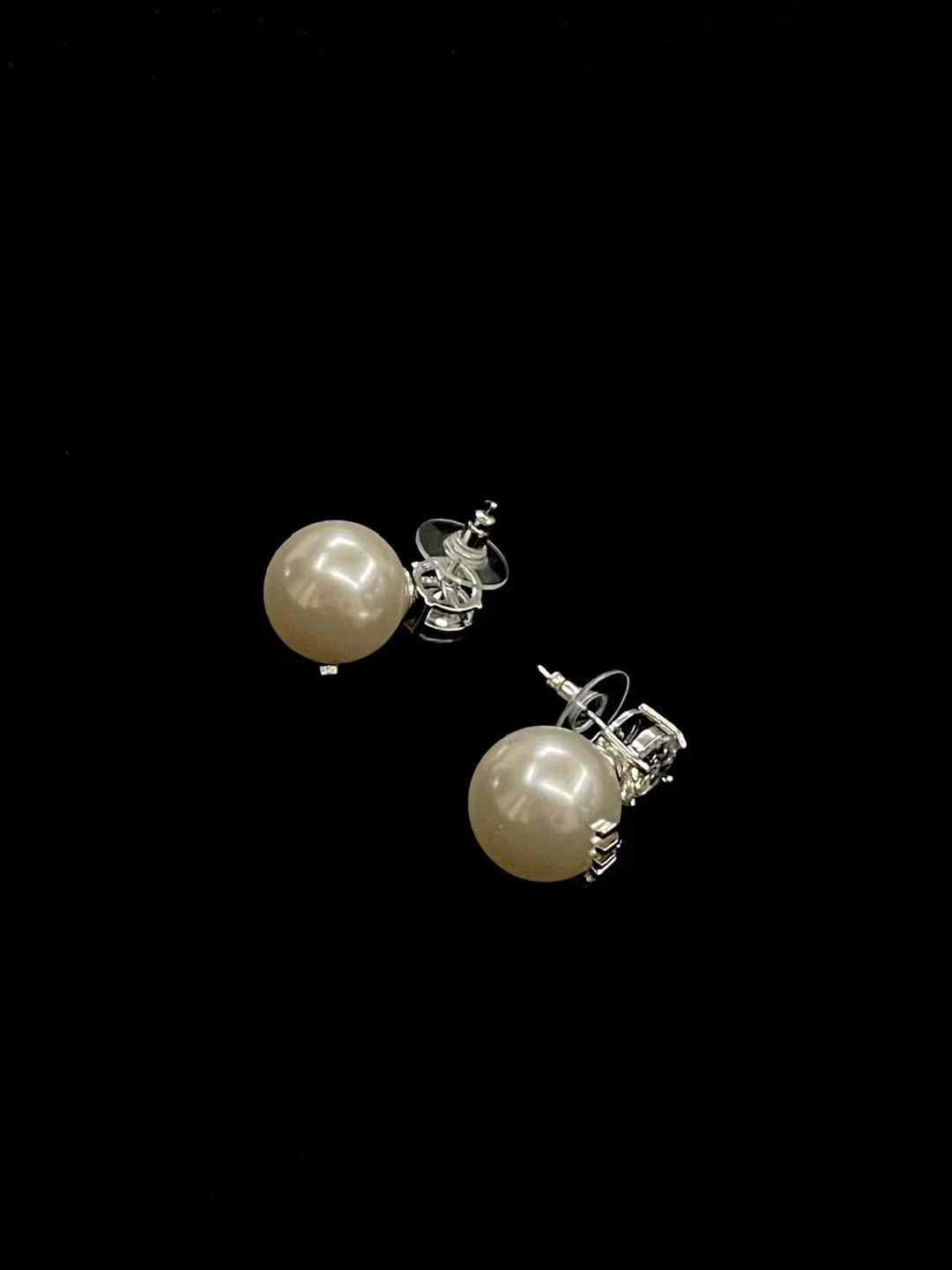 Miu Miu Earrings view 3