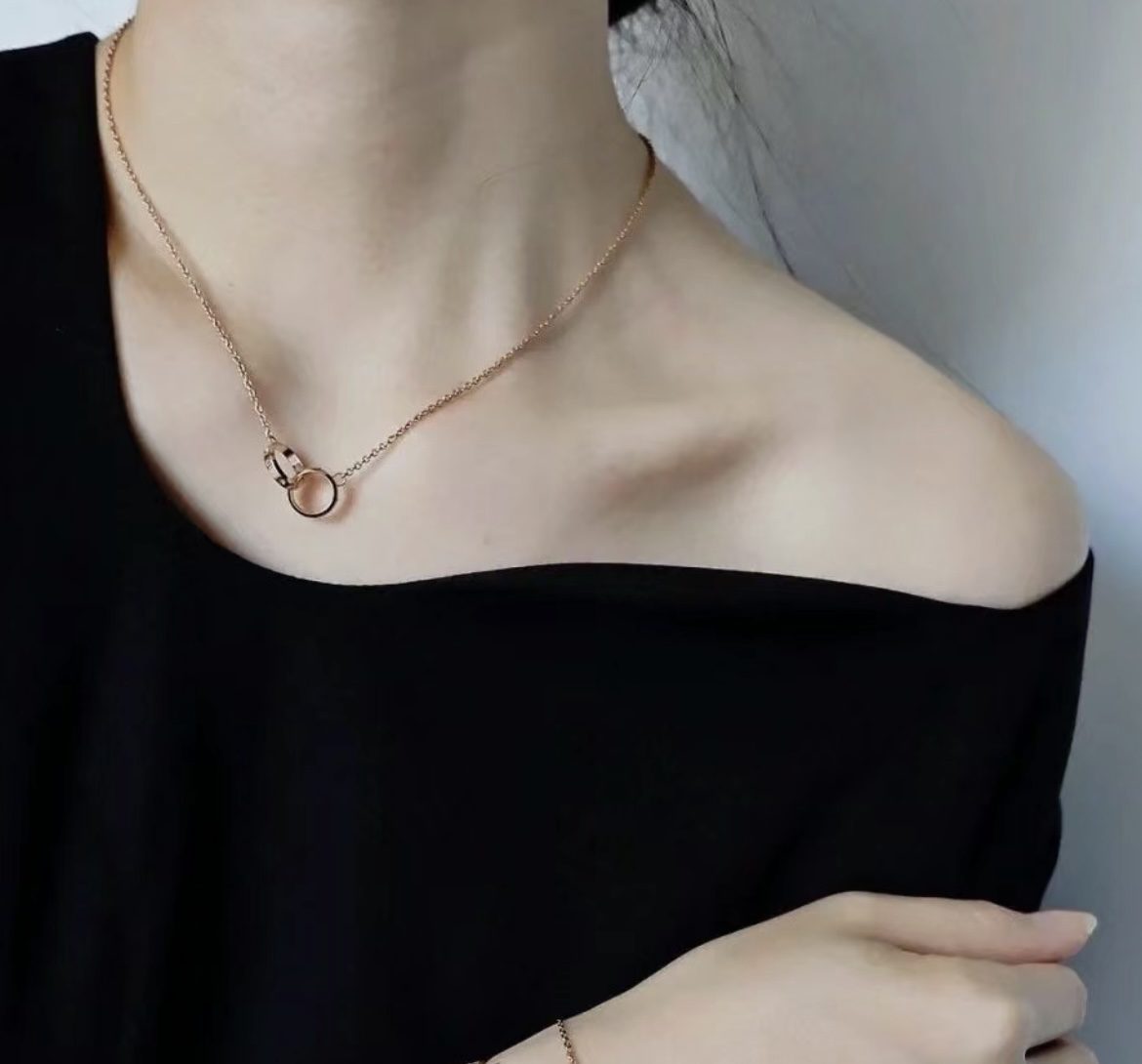 Cartier classic double-ring diamond-free necklace view 1