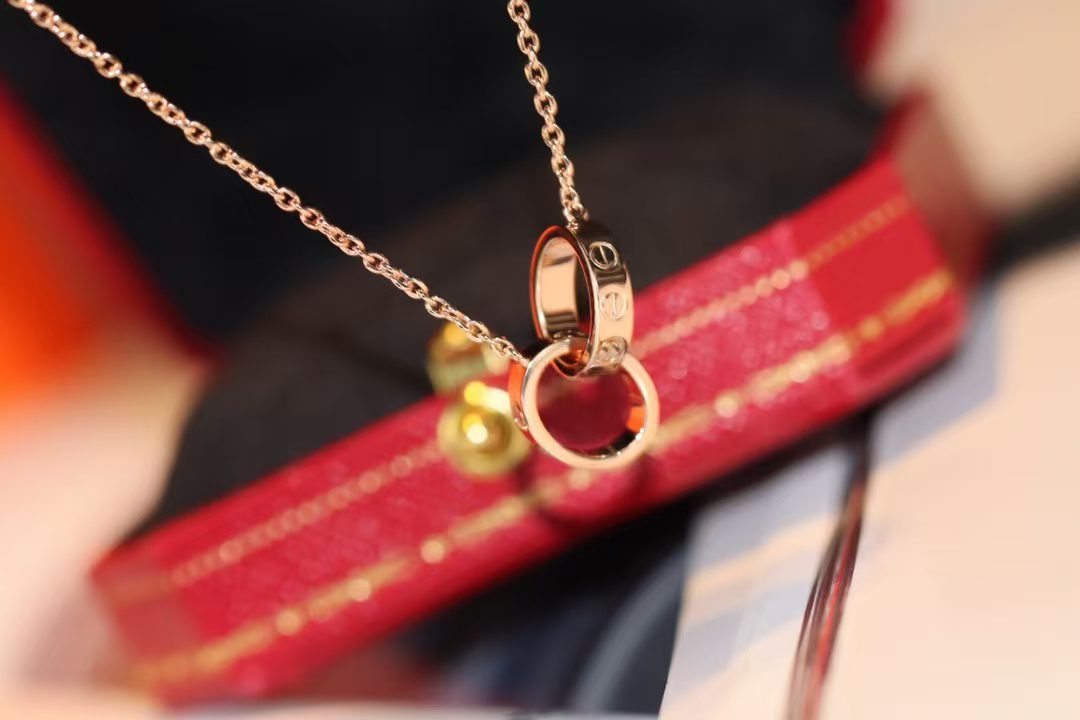 Cartier classic double-ring diamond-free necklace view 2