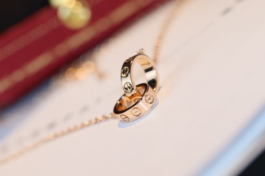 Cartier classic double-ring diamond-free necklace view 4
