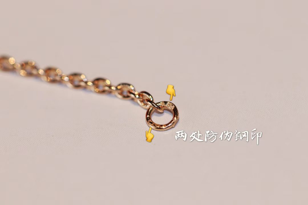 Cartier classic double-ring diamond-free necklace view 9