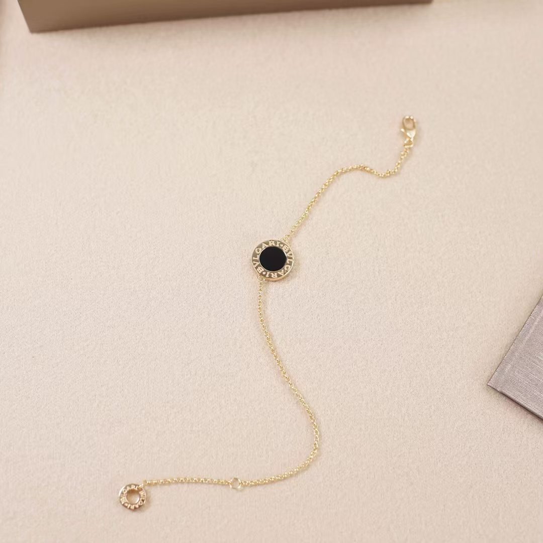 Bvlgari Necklace view 3