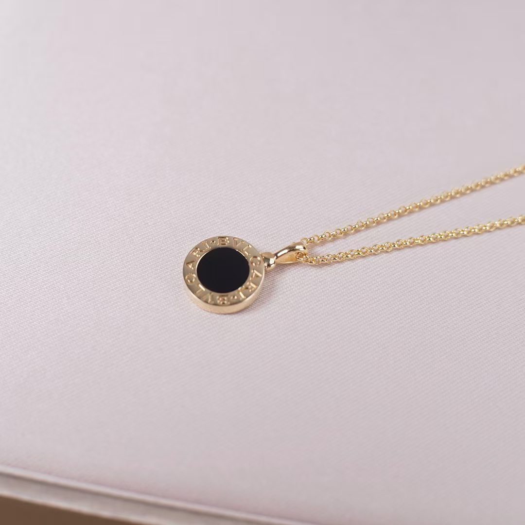 Bvlgari Necklace view 5