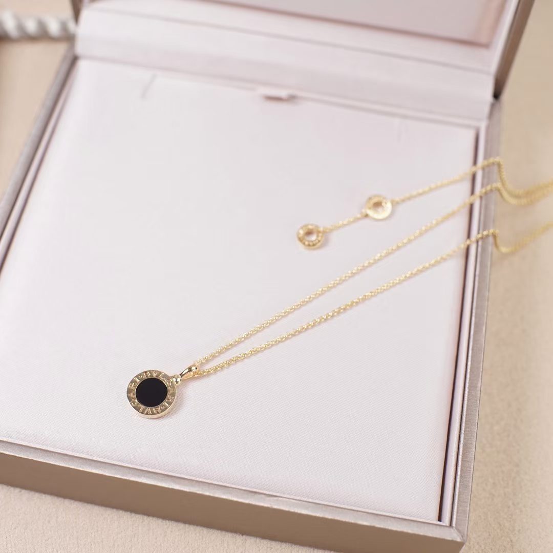 Bvlgari Necklace view 6