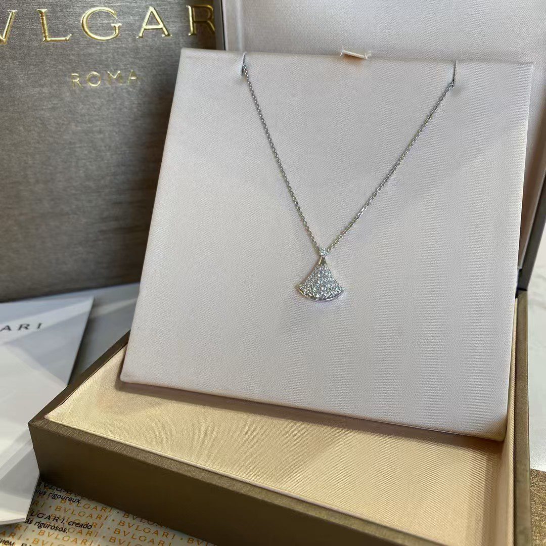 Bvlgari DIVAS DREAM Necklace view 10