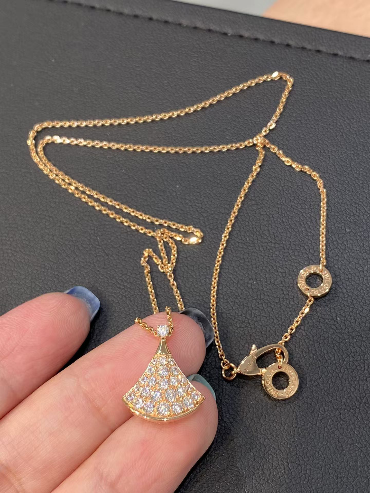 Bvlgari DIVAS DREAM Necklace view 3