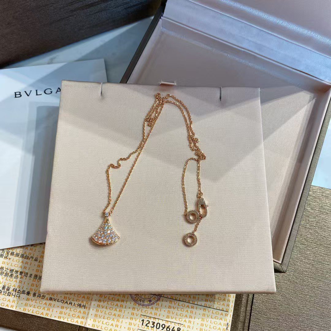 Bvlgari DIVAS DREAM Necklace view 4
