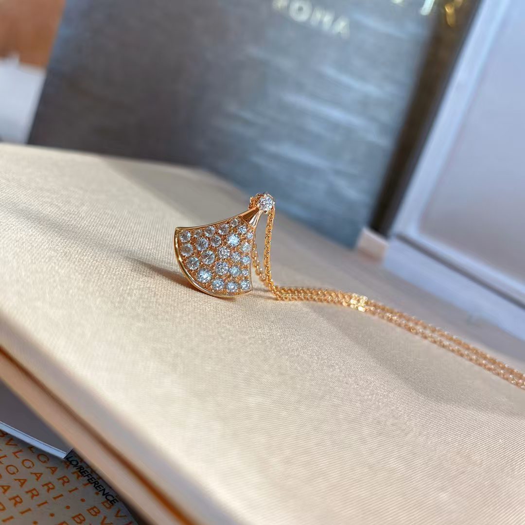 Bvlgari DIVAS DREAM Necklace view 5