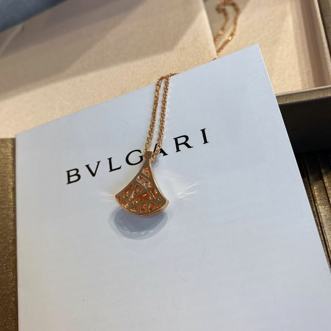 Bvlgari DIVAS DREAM Necklace view 6
