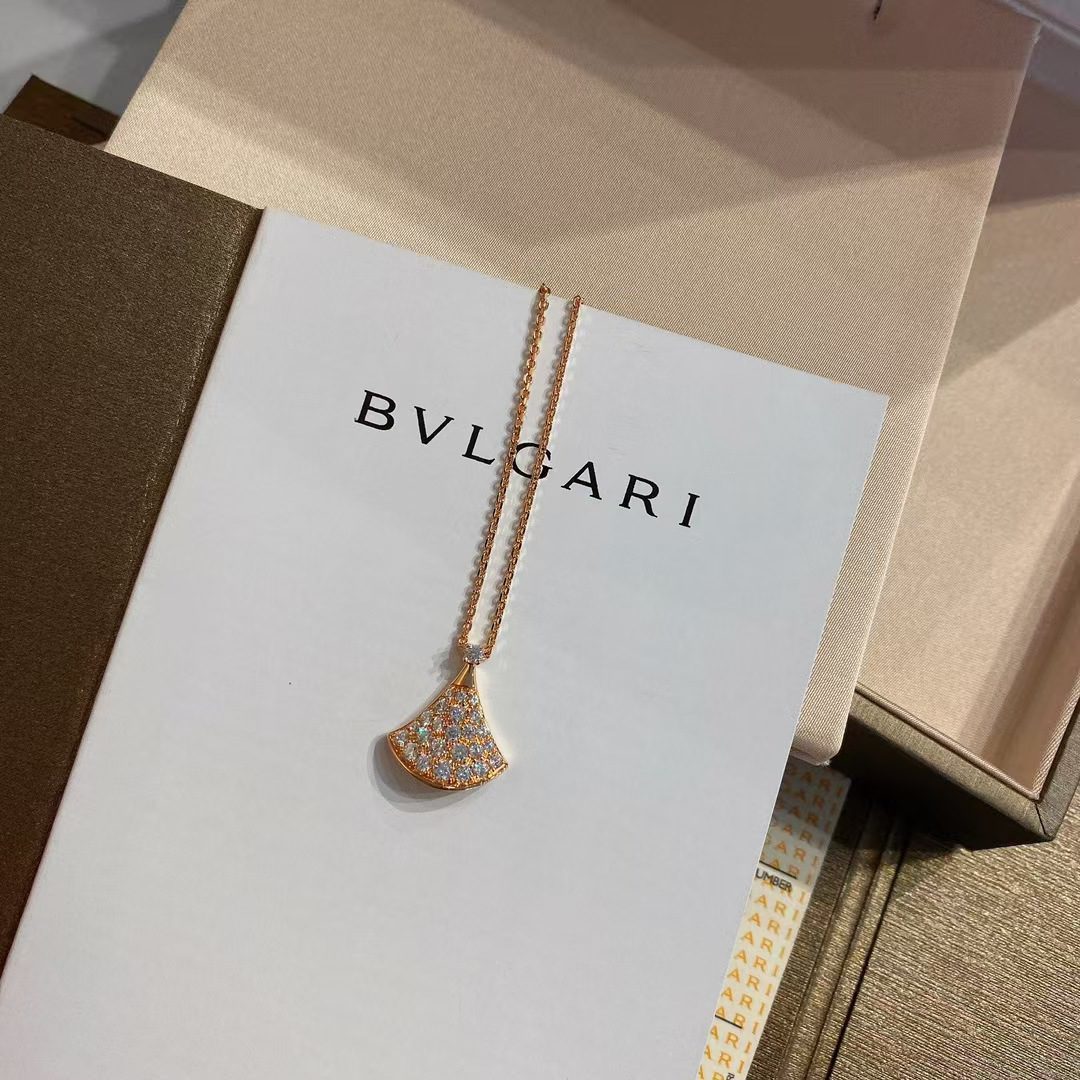 Bvlgari DIVAS DREAM Necklace view 8
