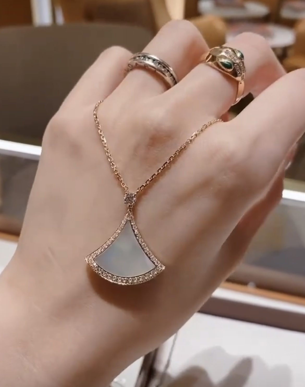 Bvlgari DIVAS DREAM Necklace view 1