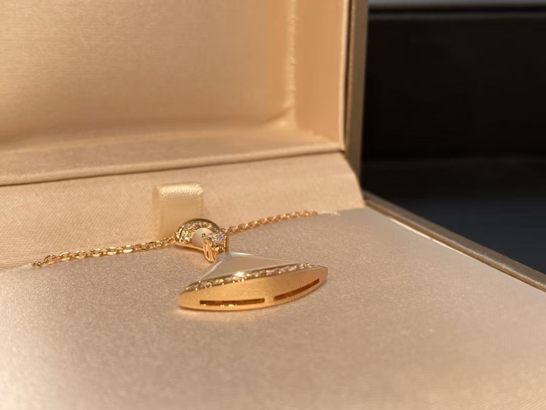 Bvlgari DIVAS DREAM Necklace view 8