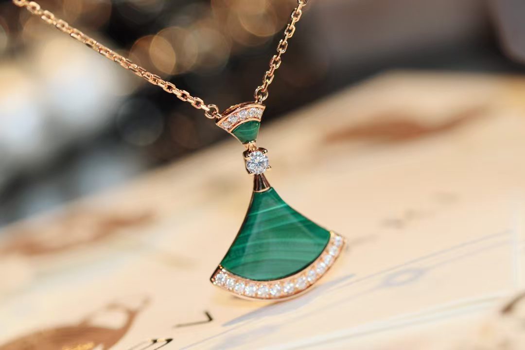 Bvlgari DIVAS DREAM Necklace view 2