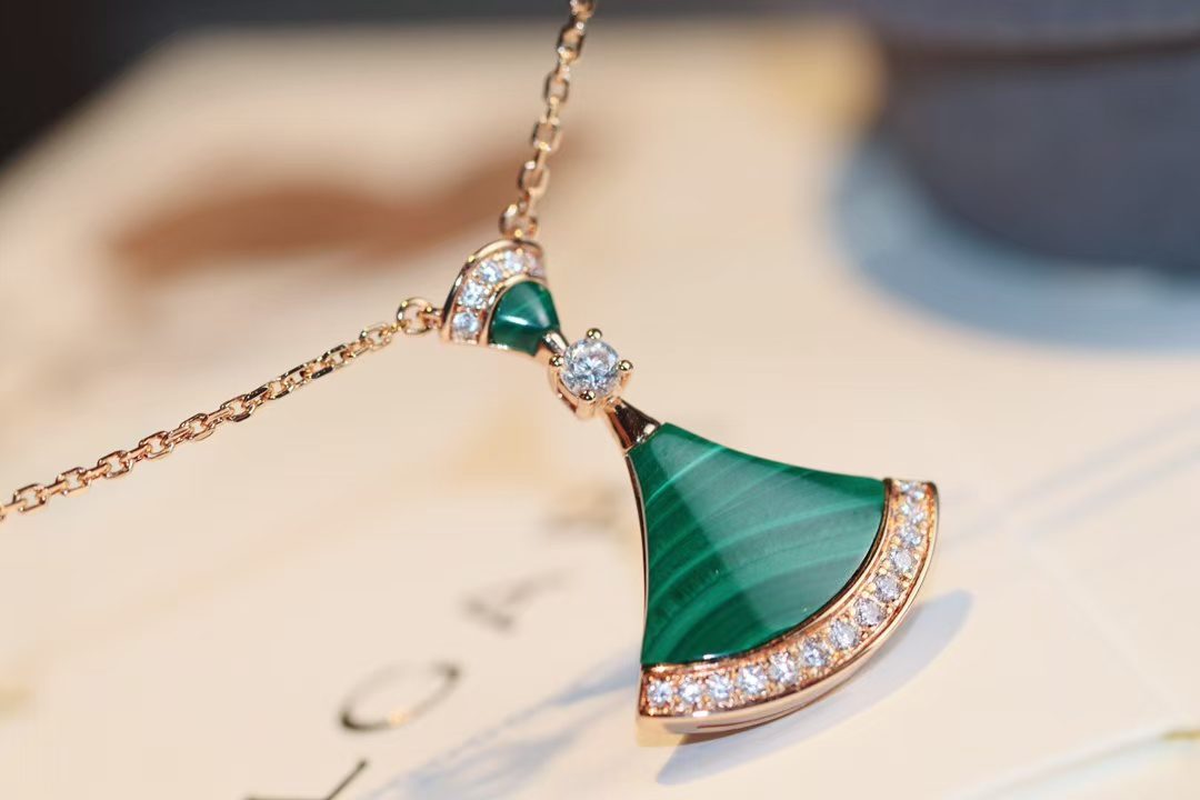 Bvlgari DIVAS DREAM Necklace view 3