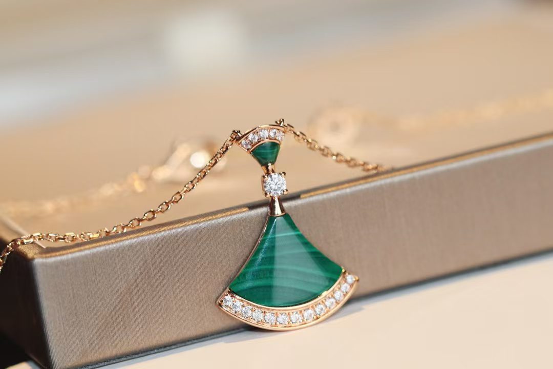 Bvlgari DIVAS DREAM Necklace view 4