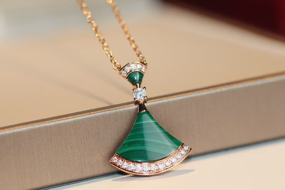 Bvlgari DIVAS DREAM Necklace view 5