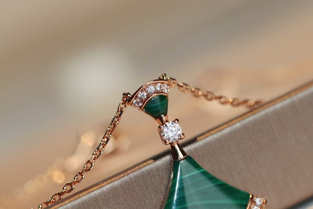 Bvlgari DIVAS DREAM Necklace view 6