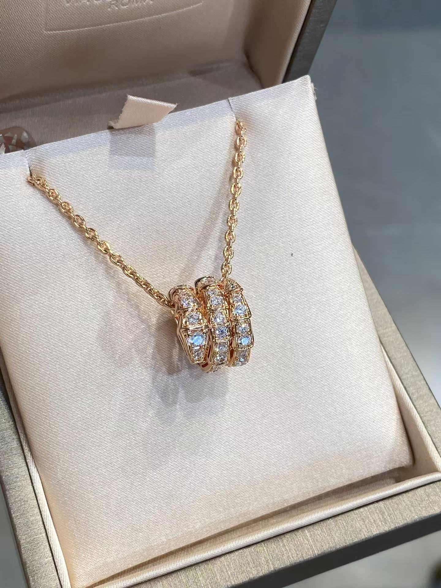 Bvlgari SERPNTI VIPER Necklace view 3
