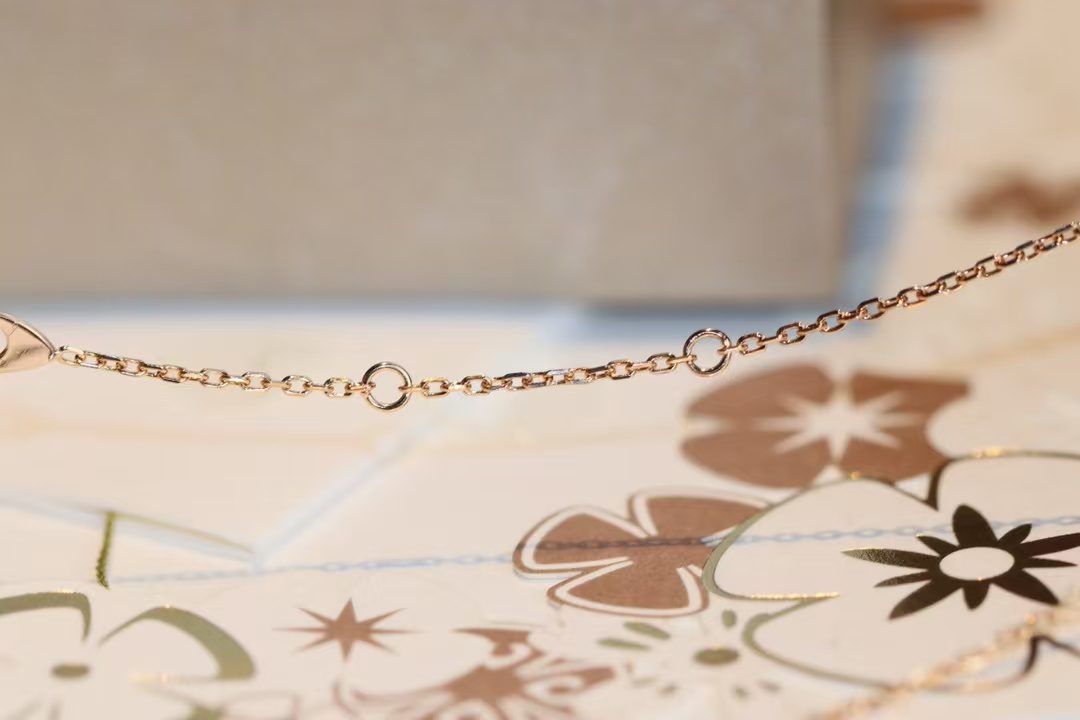 Chaumet JEUX DE LIENS Necklace view 8