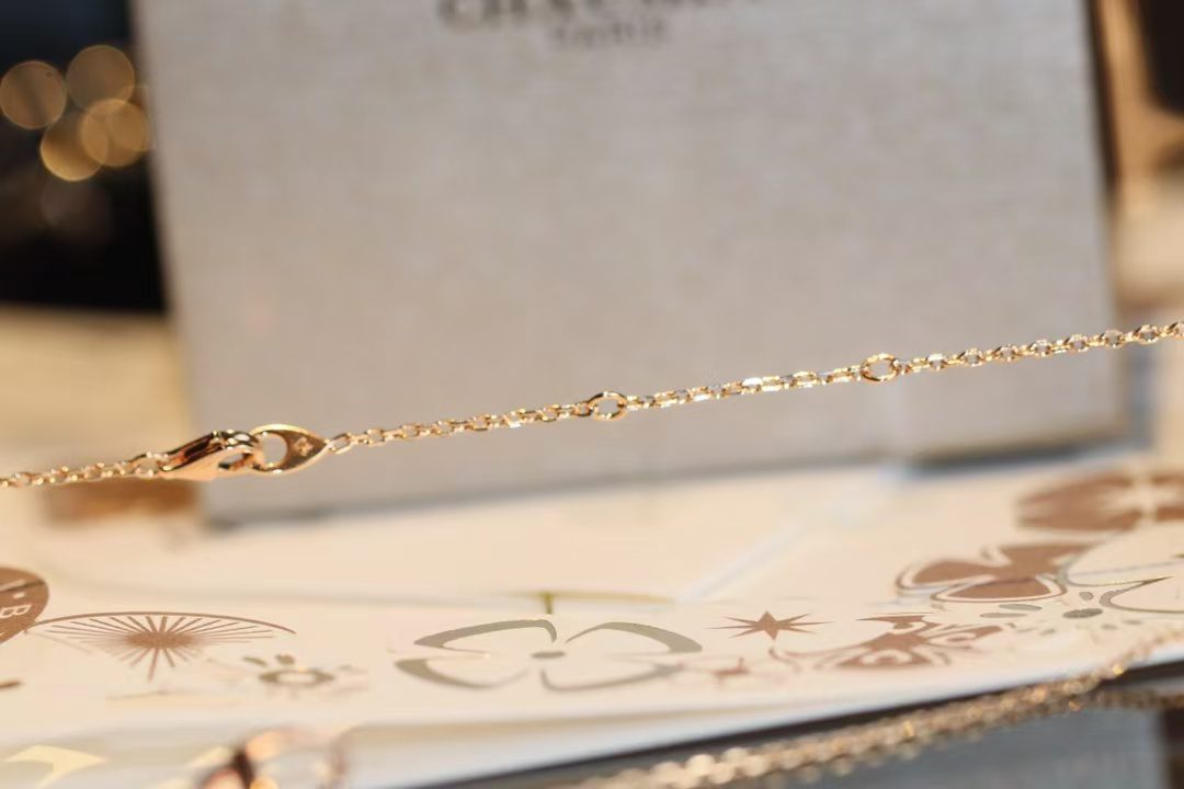 Chaumet JEUX DE LIENS Necklace view 9