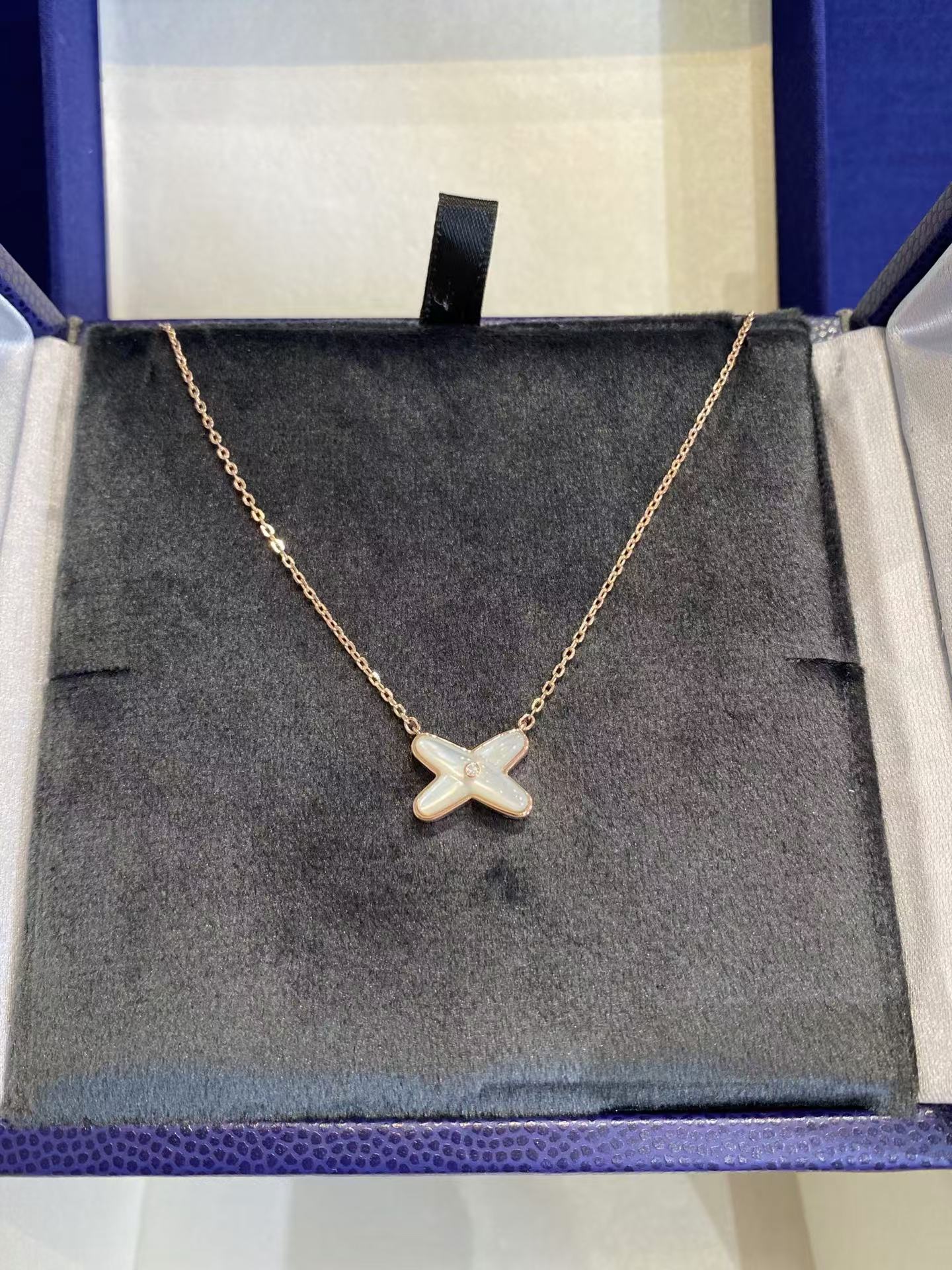 Chaumet JEUX DE LIENS Necklace view 3