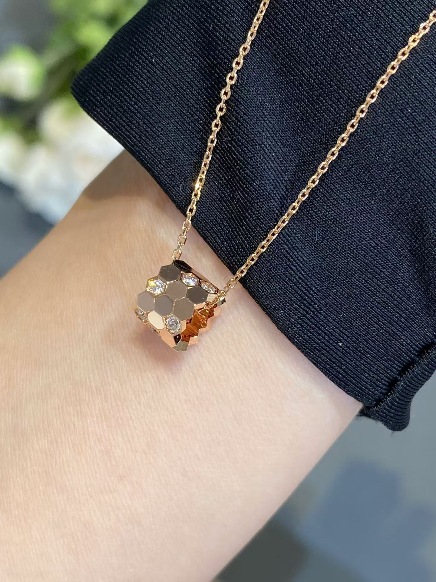 Chaumet BEE MY LOVE Necklace view 2