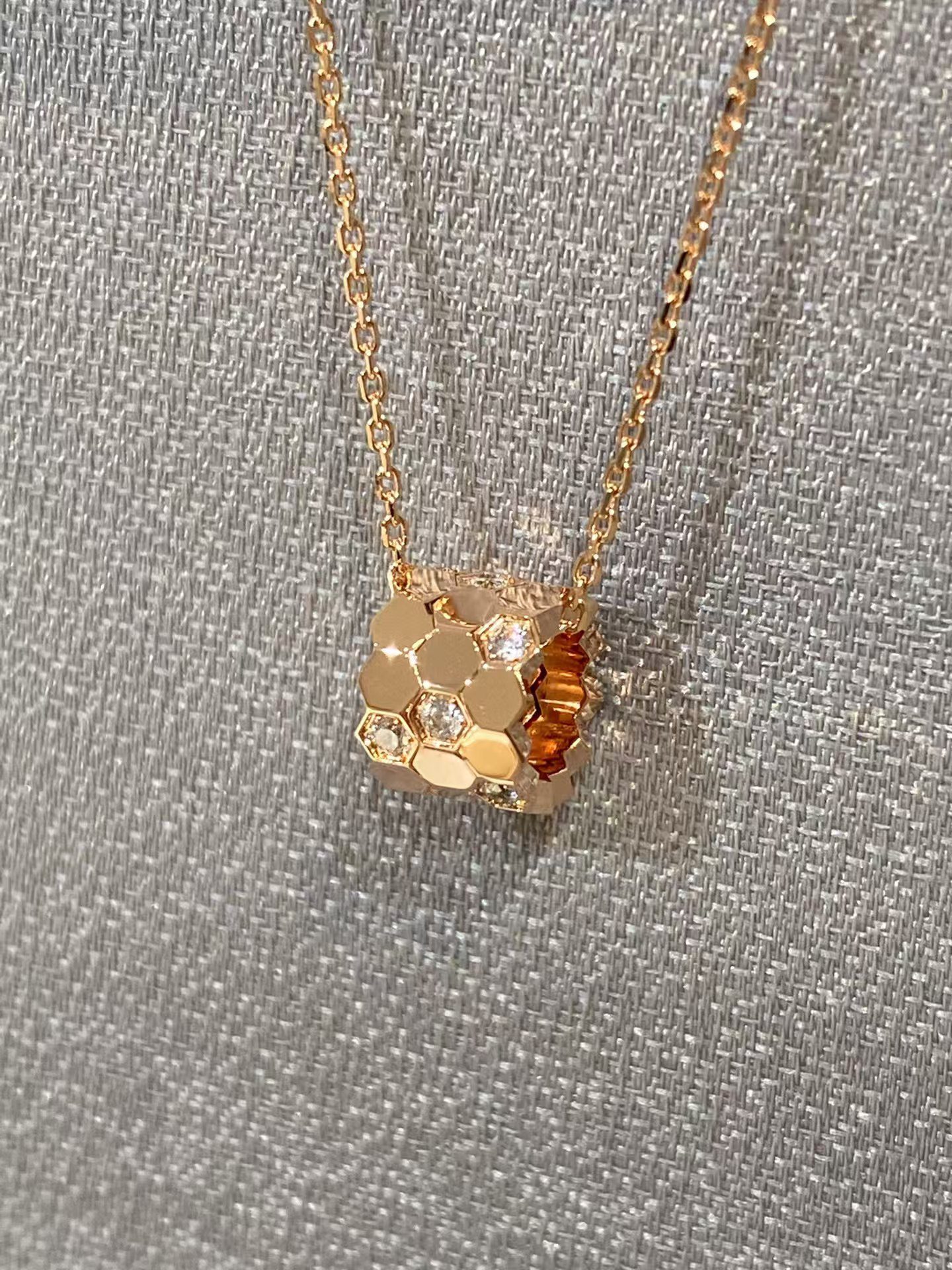 Chaumet BEE MY LOVE Necklace view 4