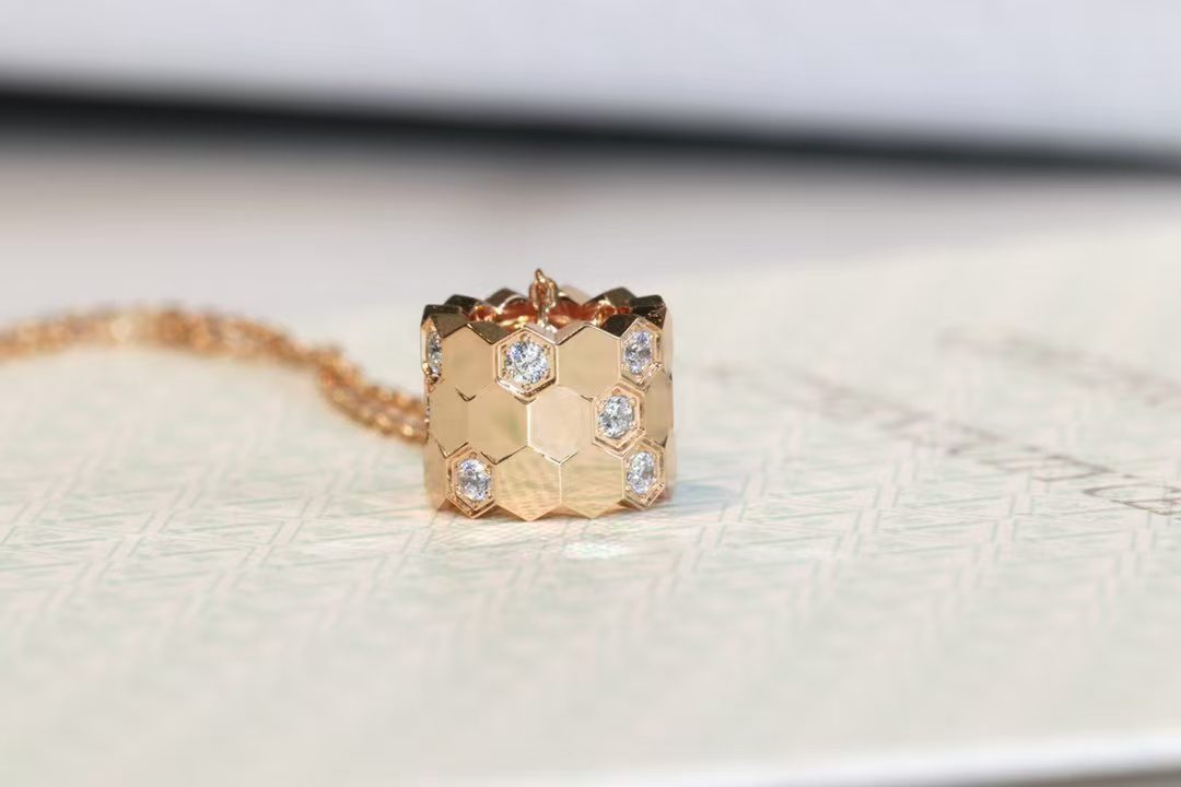 Chaumet BEE MY LOVE Necklace view 8