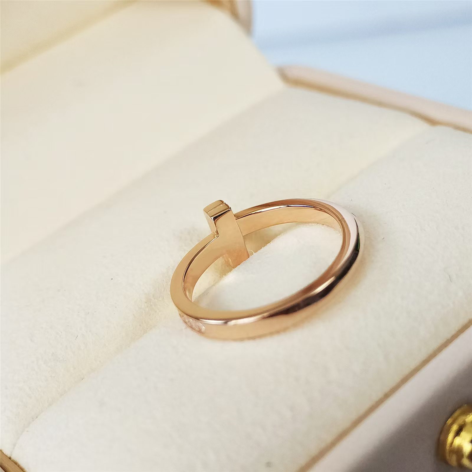 Tiffany & Co. T-Series Ring T1 view 8