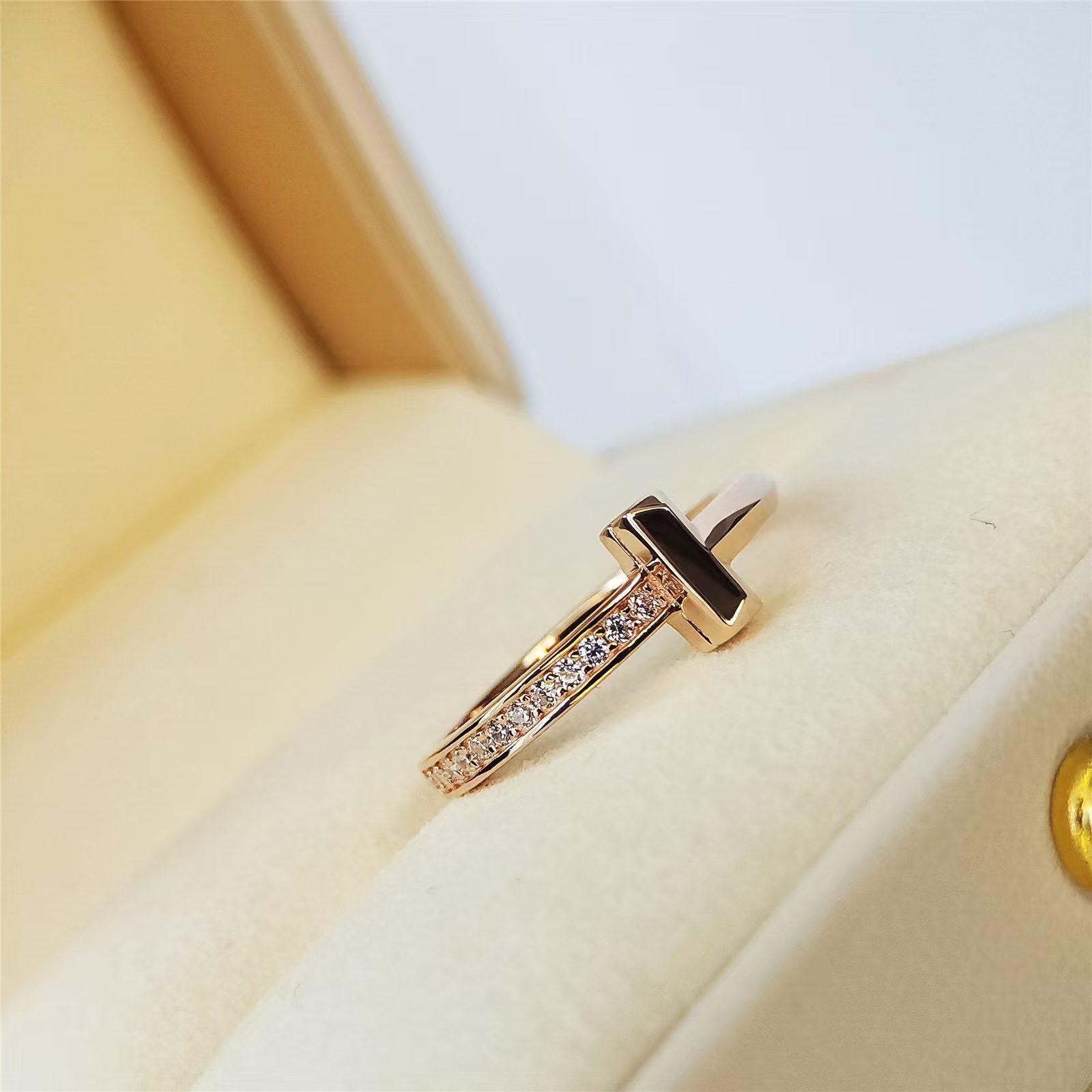 Tiffany & Co. T-Series Ring T1 view 9