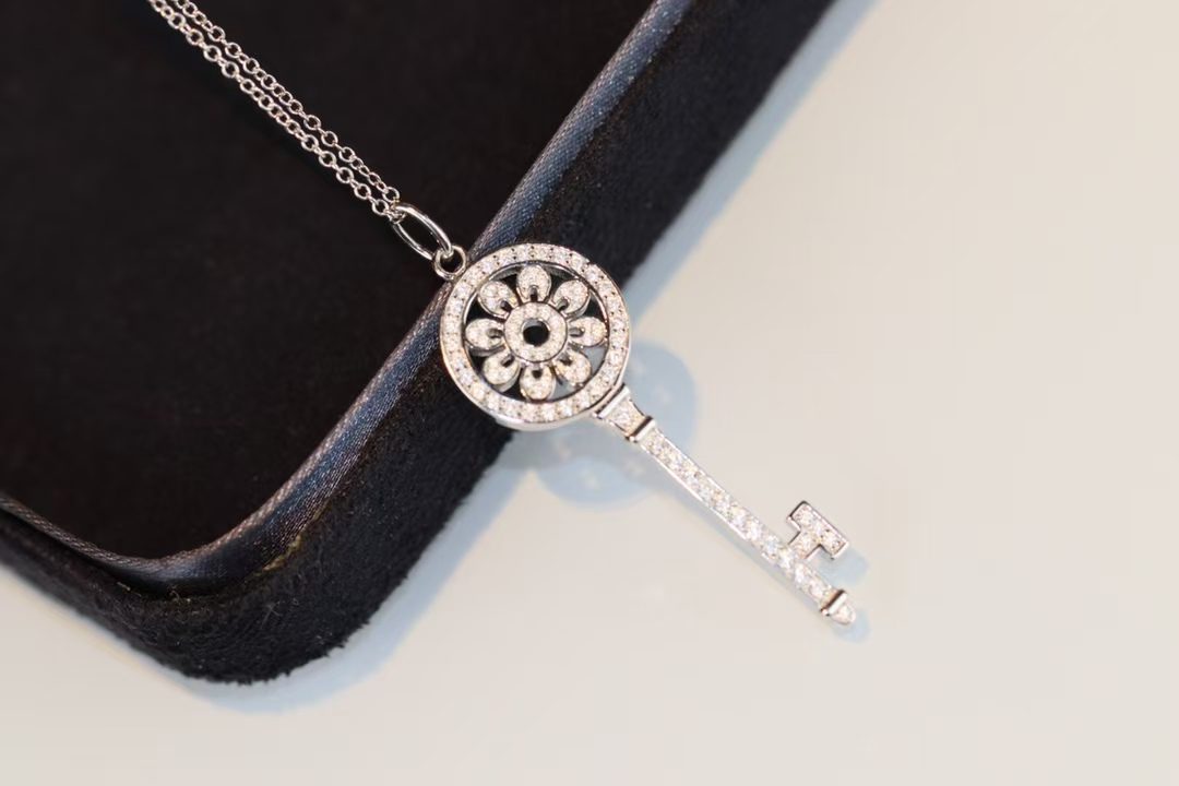 Tiffany & Co. Petal Key Pendant view 7