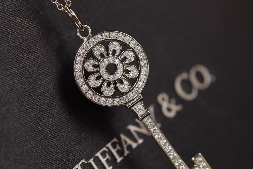 Tiffany & Co. Petal Key Pendant view 8