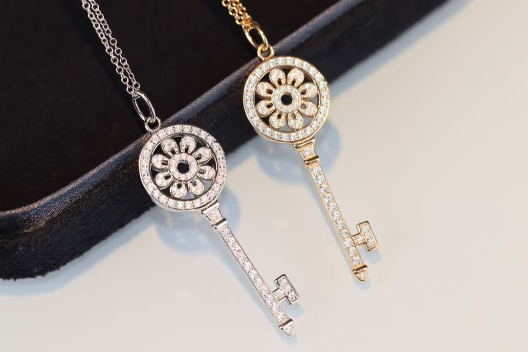 Tiffany & Co. Petal Key Pendant view 9