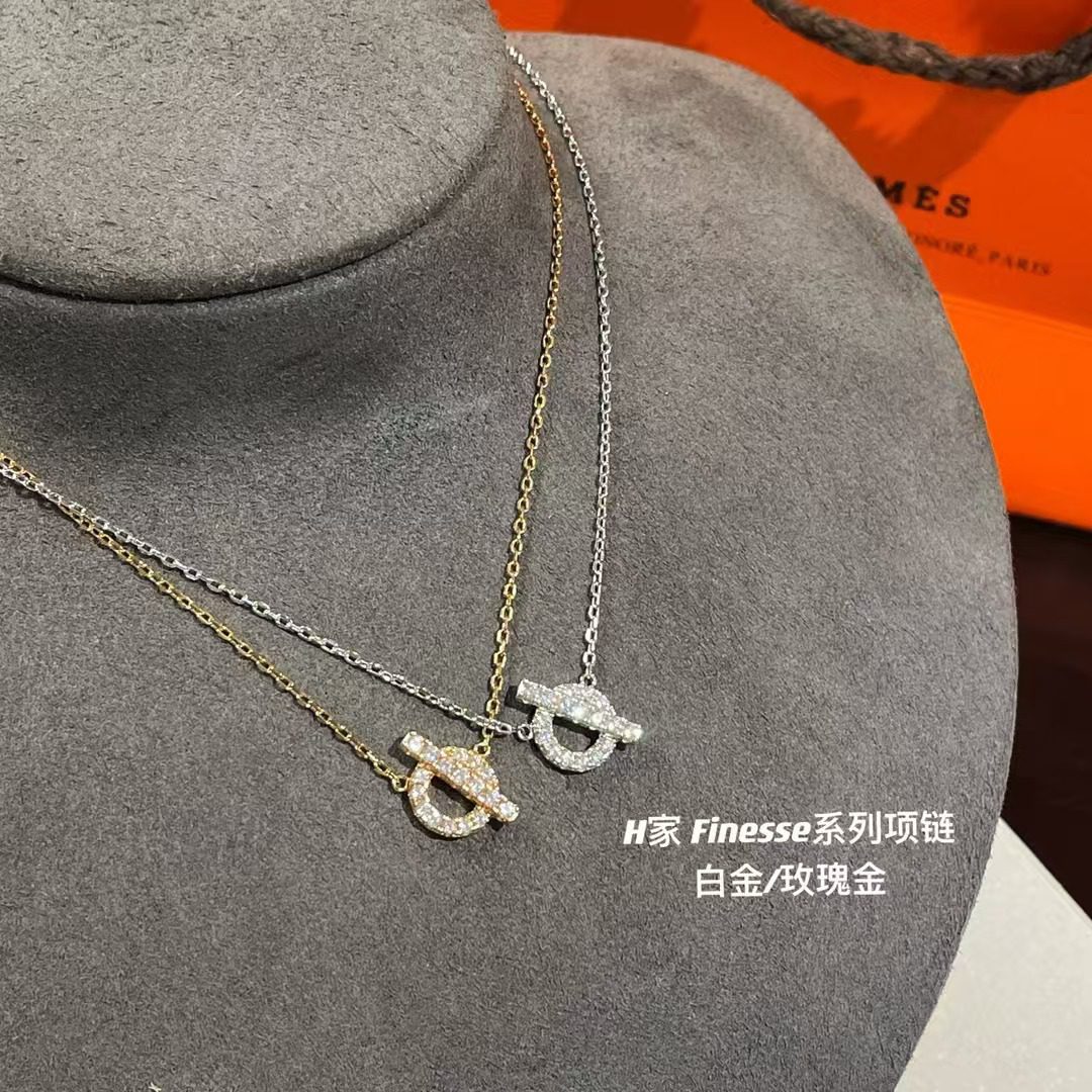 Hermès Finesse Pendant view 2
